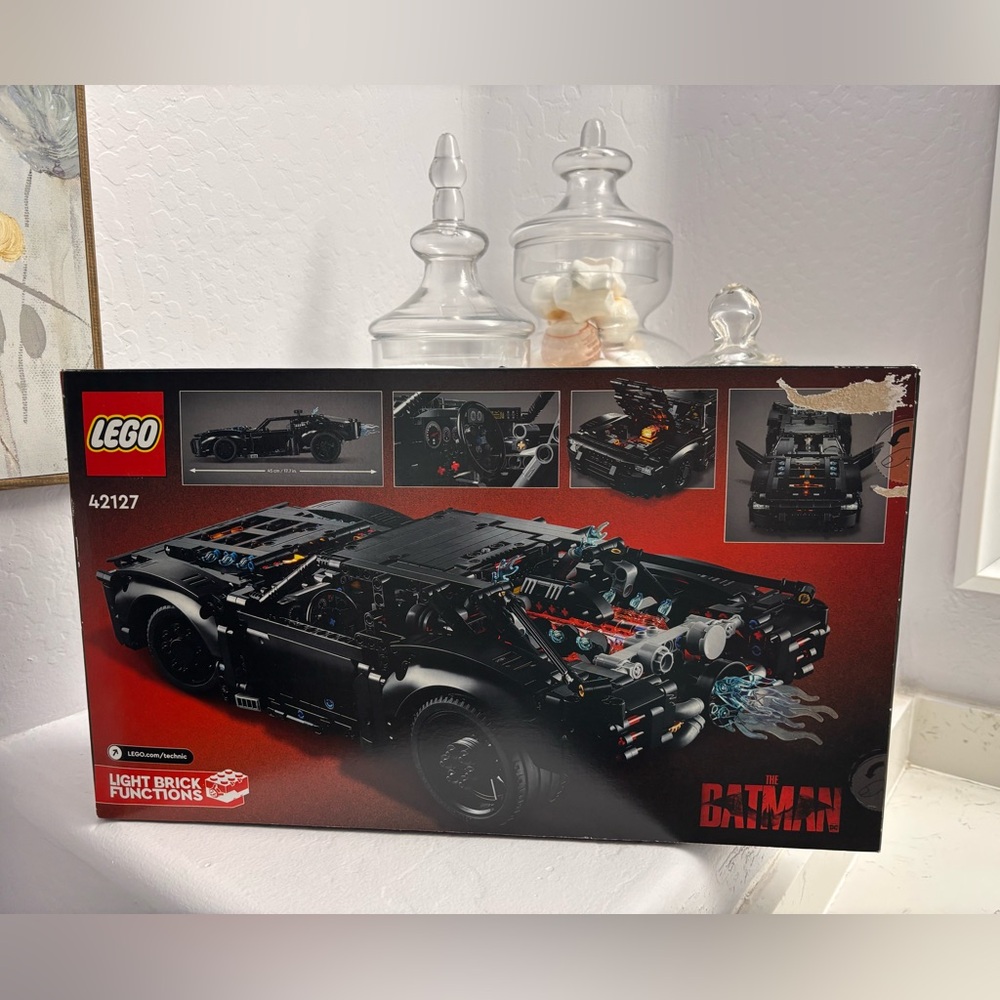 Lego 42127 Batman The Batmobile New Sealed Box